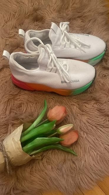Balenciaga patike predobre lagane i udobne 2500 din plus poklon gratis na lalafo.rs Balenciaga patike predobre lagane i udobne 2500 din plus poklon gratis