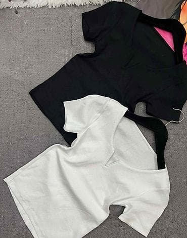 Women's T-shirts and tops: Majice kratak rukav više modela i dezena.Klasična majica sa okruglim — 1