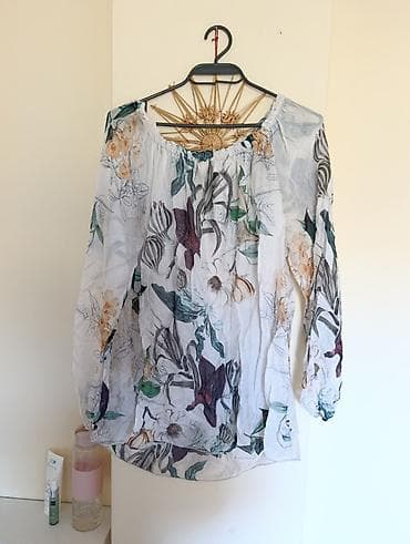 bluze ispod sakoa: Ženska bluza sa cvetnim printom - Lagana, prozračna tkanina idealna — 1