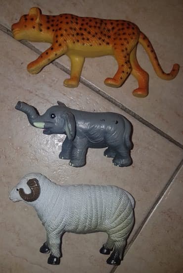 sef za novac za decu: Tigar slon i ovan. zivotinje, bas kvalitetne i velike. cena za komad — 2