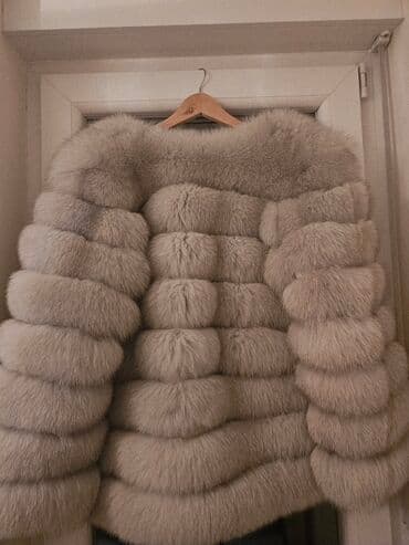 M, Sa postavom, Polarna lisica, bоја - Siva