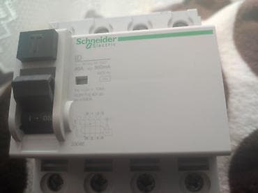 kamin na struju: Fid sklopka - Schneider Electric ID – trofazni RCD (zaštitni prekidač — 4