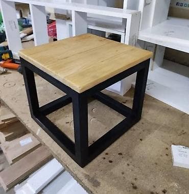 simpo stocici: Mini hoklica ili postolje dimenzija ploce 30x30cm ploca napravljena — 1