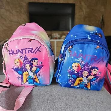 K- pop hunters torbice 
Cena: 1300 din