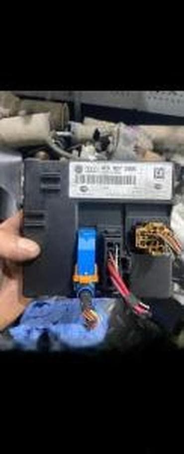 kurbla za motor: AUDI A6 4F 9 CENTRALNA ELEKTRONIKA 4F0907286G | Audi vagen delovi — 1