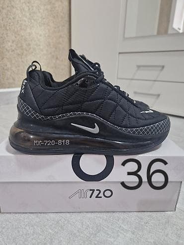 Trainers: Crne patike Air 720 MX‑720‑818 - Model: Air 720, oznaka na đonu — 1