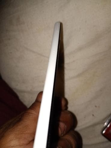 Mobile Phones: Polo njen ekran pliva ispravna ravno kuciste — 3