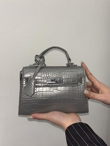 Muška odeća: Siva mini torba sa krokodil teksturom - Materijal: veštačka koža sa — 1
