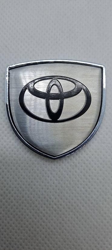 Samolepljivi metalni stiker za automobil - TOYOTA Metalni stiker za na lalafo.rs Samolepljivi metalni stiker za automobil - TOYOTA Metalni stiker za