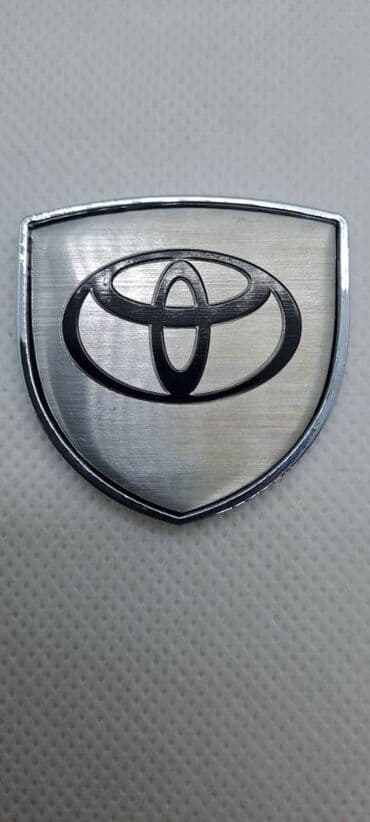 korpe za traktor: Samolepljivi metalni stiker za automobil - TOYOTA Metalni stiker za — 1