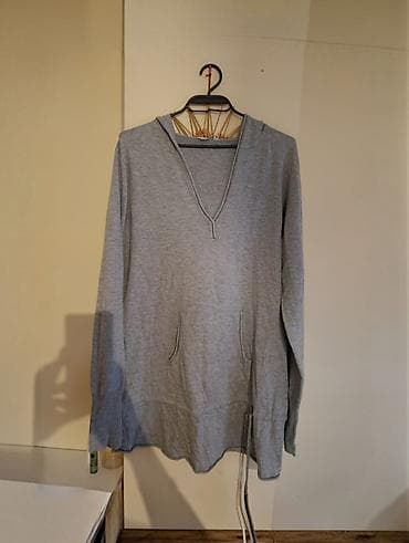 Men's Clothing: Siva dukserica sa kapuljačom i V-izrezom - Materijal: meka pamučna — 1