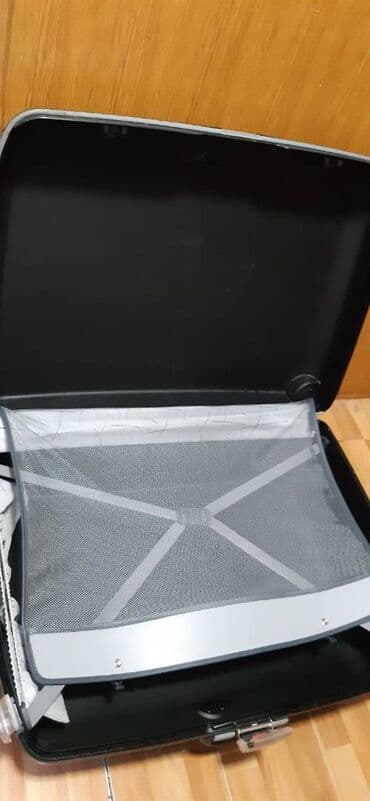 kofer za kuku: Samsonite kofer sa rucicom i tockicem 60x78x25cm — 1