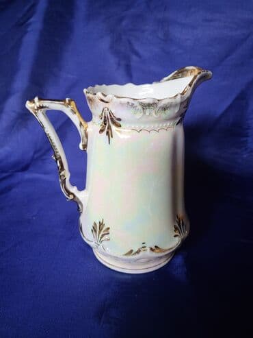 Čajnici: Bokal porcelan,sedef glazura 1914 do 1918godina. Bokal je — 3