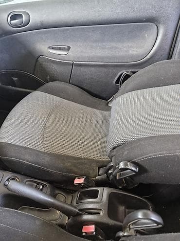 autodelovi cacak za sva vozila: Peugeot 206, hečbek, srebrna boja. Karoserija i spoljašnost: - 5 — 7