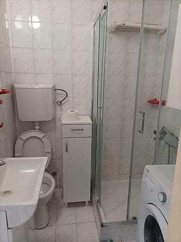 jeftine nekretnine beograd: Namešten jednosoban stan sa otvorenom kuhinjom i dnevnim boravkom. Sa — 6