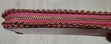 satovi i nakit: Ženski novčanik – roze, sa zlatnim detaljima i lančanim obrubom - — 4