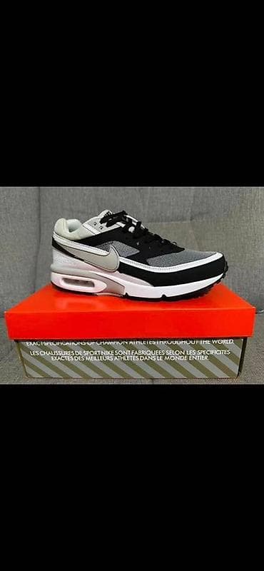 crne patike: Makserice
41-46
 4800 ✅️
NT❤ — 5