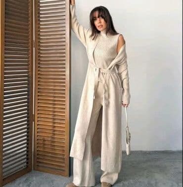 Set 3u1 = 4600 dinara za sve tri stvari Boje: bež i tamno braon na lalafo.rs Set 3u1 = 4600 dinara za sve tri stvari Boje: bež i tamno braon