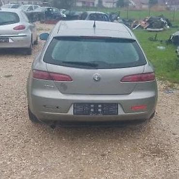 ALFA ROMEO 159 GEPEK VRATA 651 | Cena se odnosi na gola vrata sa