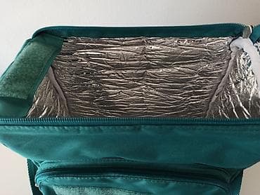 celofanske kesice za pakovanje: Rashladna torba Dimenzije  28 x 25 x 12 cm Ima dve pregrade, manju i — 10
