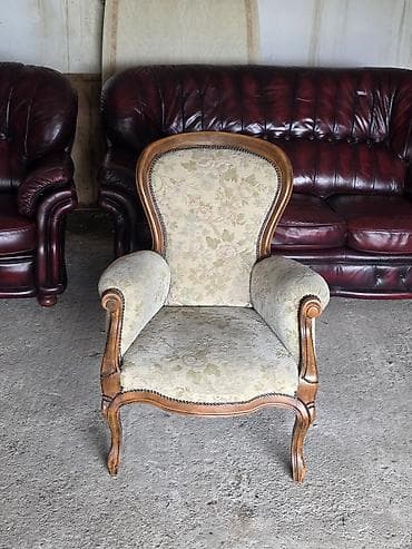 yisk namestaj: Stilska fotelja sa drvenim ramom i floralnim štofom - Klasičan dizajn — 8