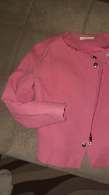exit kaputi: Bershka jakna. S vel. barbi pink boja. 7/8 rukavi. strukirana — 2
