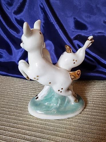 branka raca: Figura vintaz,nova porcelanska. Figura sve na njoj odsjaj od — 8
