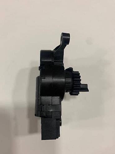 roda gume: MOTOR KLAPNE GREJANJA GOLF ZA VOLKSWAGEN GOLF 7 - 5Q0907511H | Motor — 2