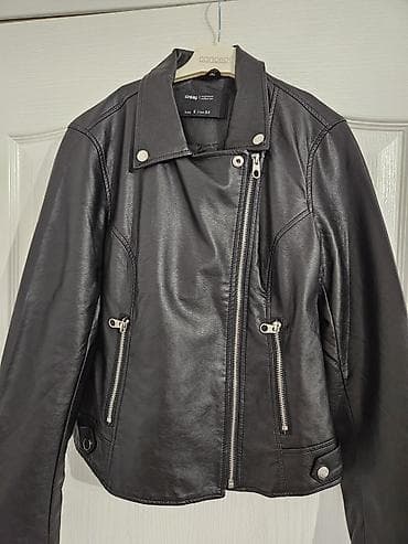 Ženska odeća: Sinsay crna jakna, malo nošena, S veličina, imitacija kože. Kopčanje — 7