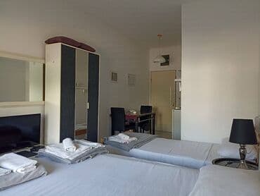 Donji delovi trenerke: 1 soba — 9