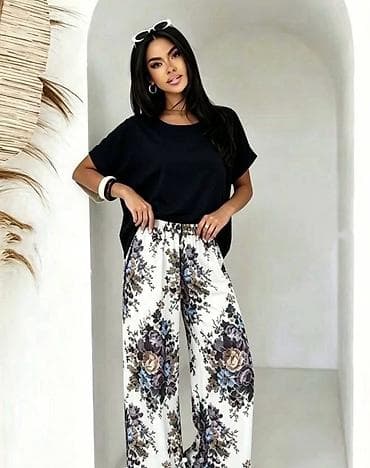 mindjuse cvet: Ženski komplet – oversized majica i široke pantalone sa floralnim — 4