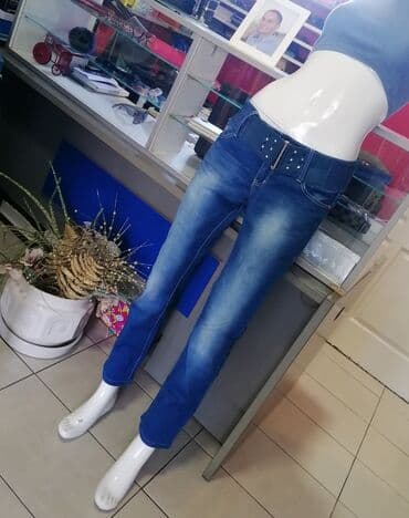 pantalone od vestacke koze: Farmerice extra kao nove
Vel 30
Extra model i kvalitet Uvoz Turska — 6