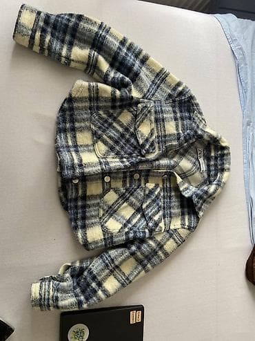 zara bluze i majice: ZARA ženska kratka jakna/šaket od meke brušene tkanine u kariranom — 1