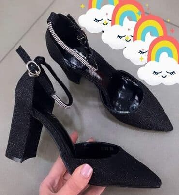 loreal stik muski: Cena 3400 din 36-41 br — 3