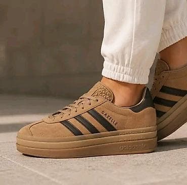 adidas 36,5: Gazelle
od 36 do 41 
 5000 din
PK🌛 — 2