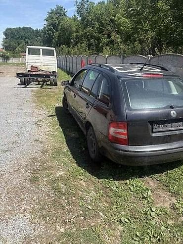 pistaljka za auto: ŠKODA FABIA 2005 KOMPLETAN AUTO ZA DELOVE - KOMPLETAN AUTO U DELOVIMA — 5