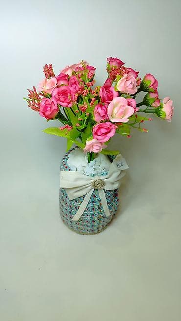 mini ruže prodaja: Dekorativna aranžerska saksija sa veštačkim ružama - Buket — 5