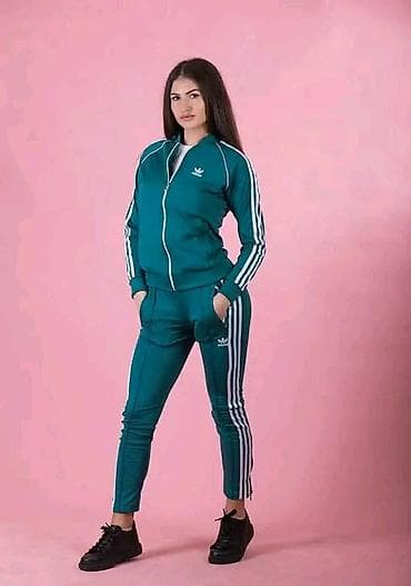 bunde nerc beograd: Ženska komplet trenerka
 S M L XL 
Cena 3500 din
💋 — 7