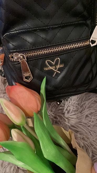 Victoria’s Secret original kozni ranac kupljen u Americi 3500 din plus na lalafo.rs Victoria’s Secret original kozni ranac kupljen u Americi 3500 din plus