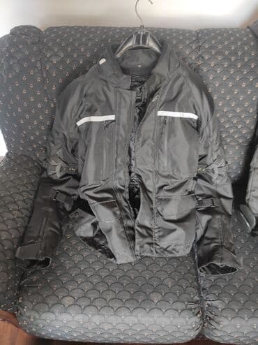 Sport i razonoda: OJ - Moto odelo
Velicina xxl
Novo ne korisceno
Cena 50.000 — 5