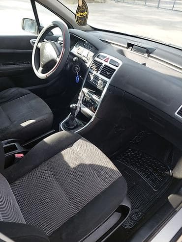 borca oglasi: Auto u dobrom stanju za svoje godine, redovno odrzavan i servisiran, 7 — 9