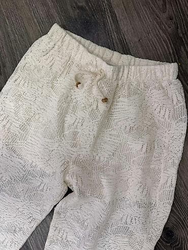 Kostimi za maskenbal: Zara pantalone, veličine 156 za uzrast 12- 13 godina. Cena je fixna — 3