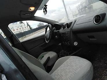 navoz za auto: ENTERIJER 5 VRATA ZA FORD FIESTA OD 2002. DO 2005. GOD. | Polovni — 4