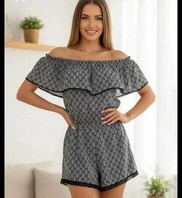 Ženski letnji kombinezon sa otvorenim ramenima - Kroj: kratki