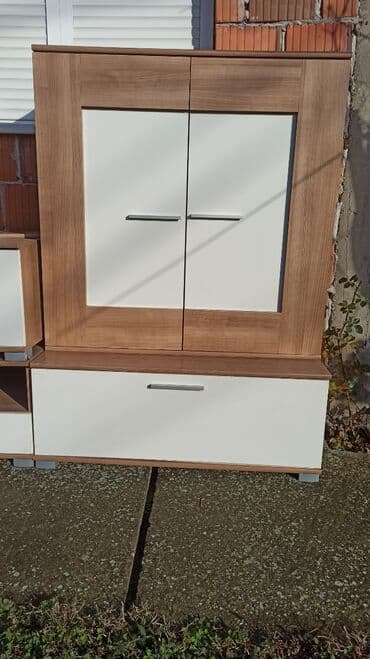 Sofas and couches: Dressers — 1