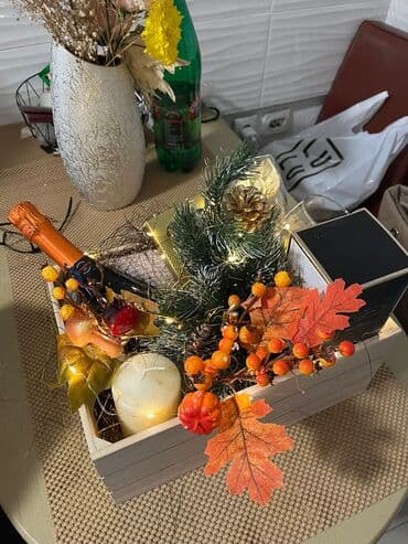 Prehrambeni proizvodi: Poklon korpa – premium set za degustaciju Sadržaj: - Pletena košara — 7