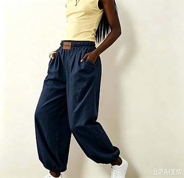 Pantalone
Cena 2500
Uni vel.
V20