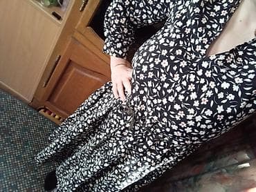 Underwear: Haljina sa cvetnim printom - Model: midi haljina sa lagano A-krojem i — 1