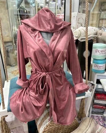 pepco zene: Zenski bademantil Veličine: L i XL (manji su za broj) Materijal: plis — 2