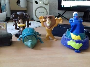 godzilla igracka: Igracke iz meka 8 komada ponudite cenu i vase su — 2